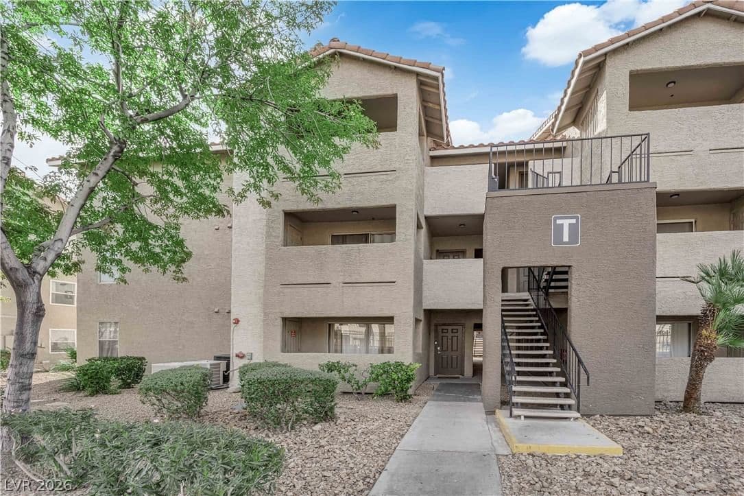 4200 Valley View Boulevard photo 2