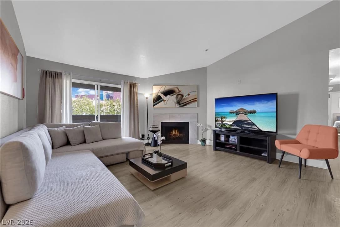 4200 Valley View Boulevard photo 3