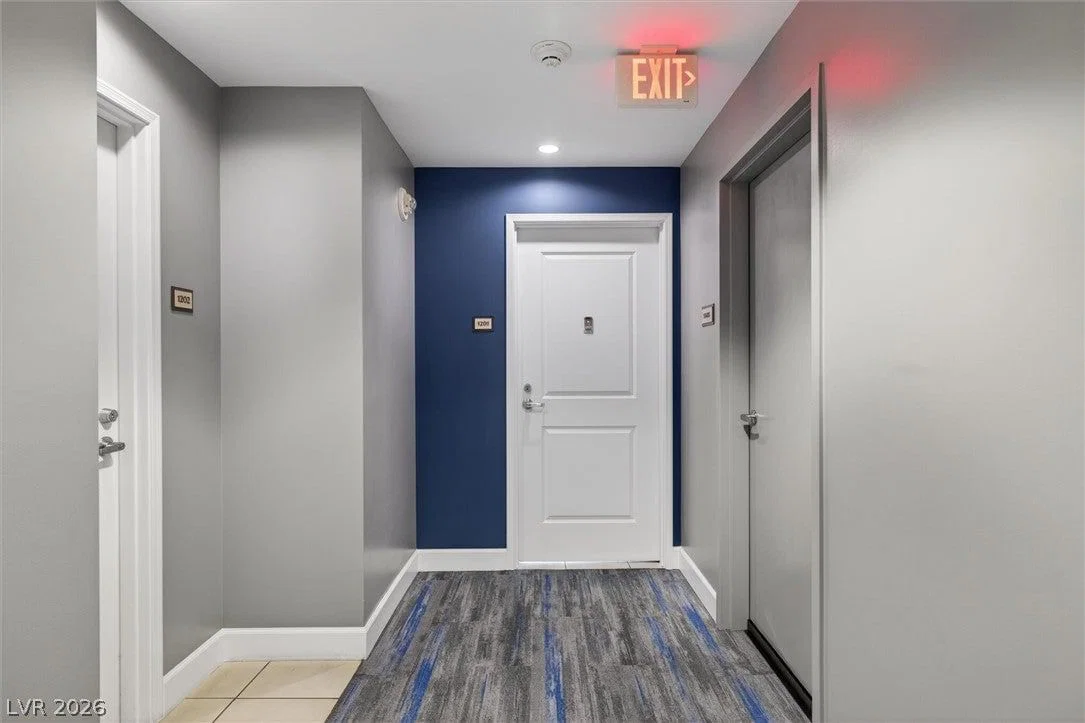200 Sahara Avenue photo 2