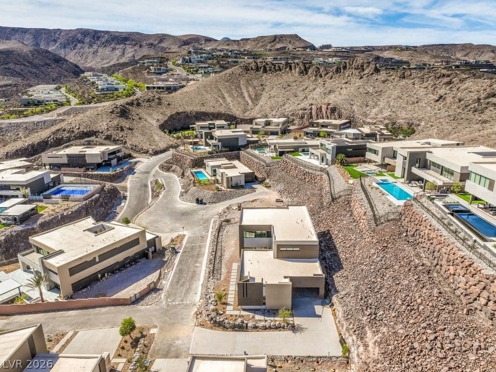 619 Dragon Mountain Court photo 4