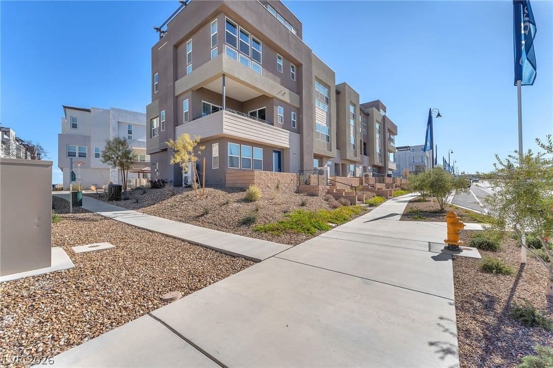 2503 Cracked Stone Street