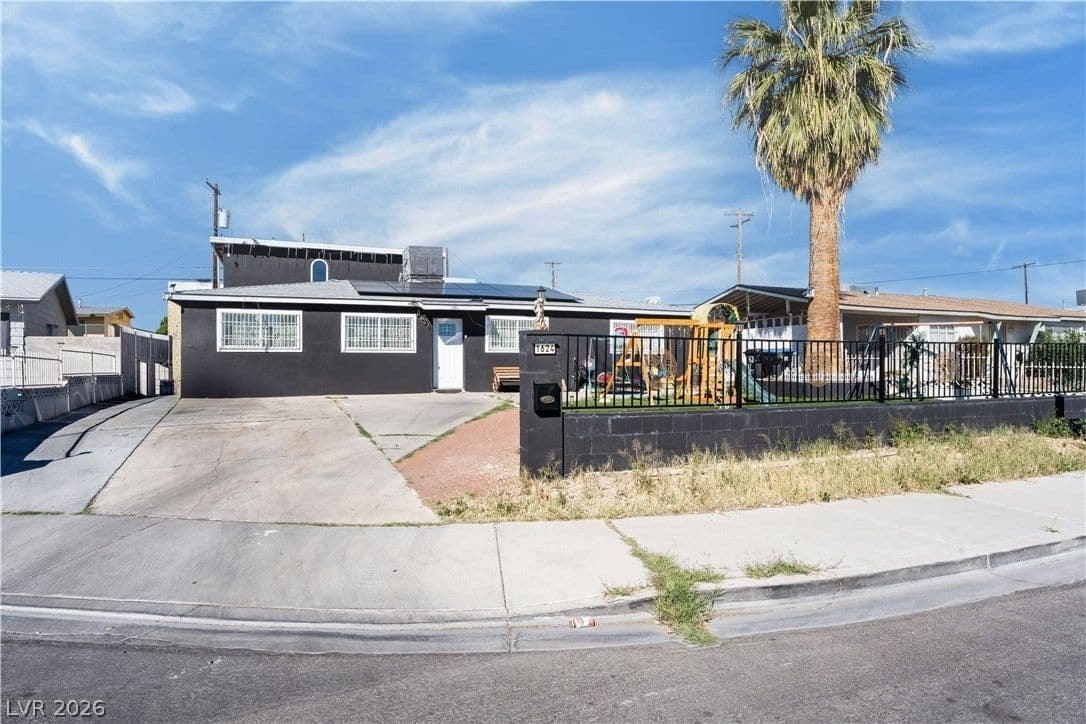 1624 L Street photo 2