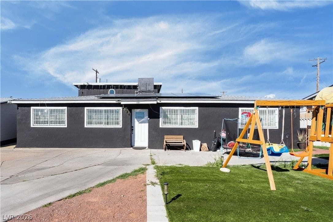 1624 L Street photo 3