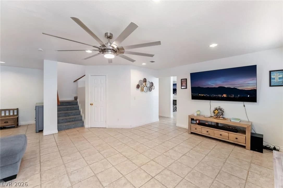 4140 Hazelridge Drive photo 5