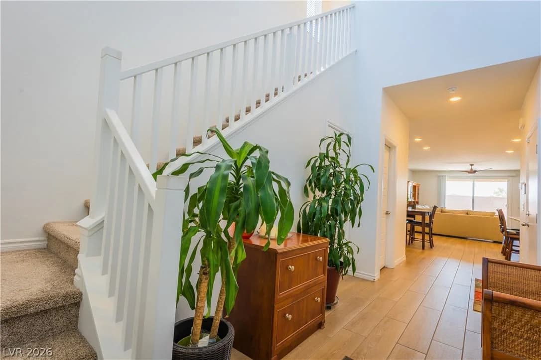 6729 Drapemaster Avenue photo 3