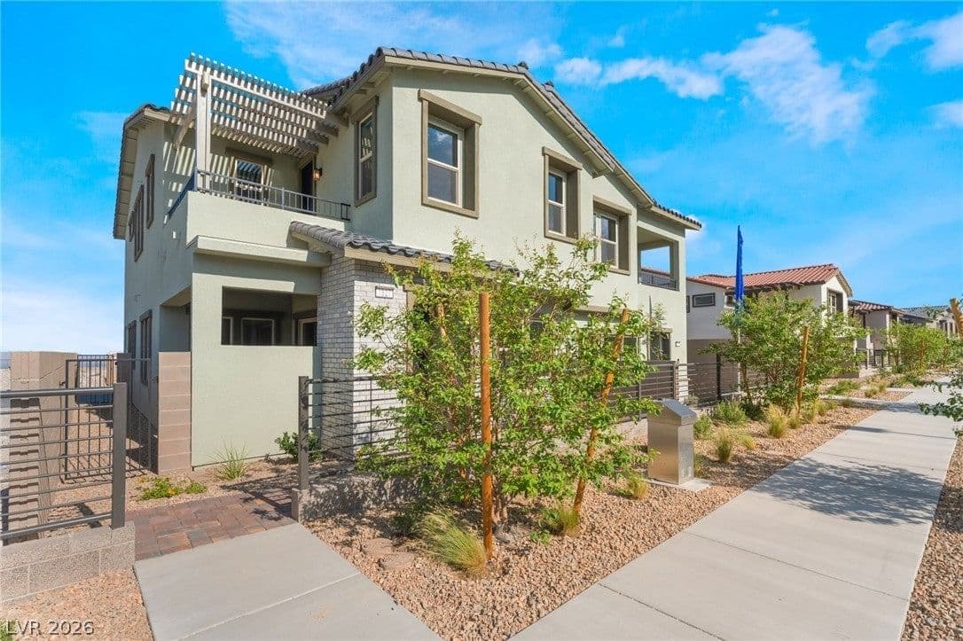 1821 Sparrow Nest Street photo 3