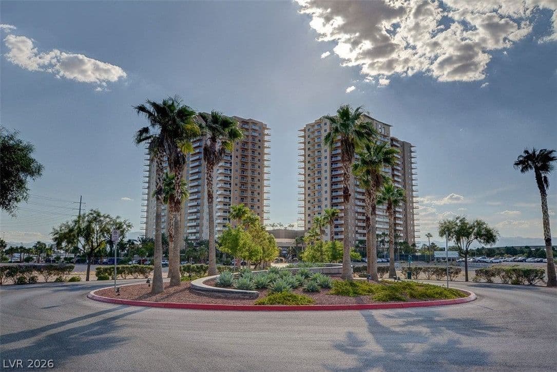 8255 LAS VEGAS Boulevard photo 4