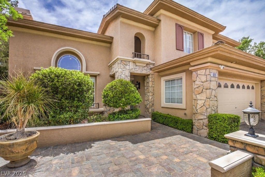 10201 Owls Peak Court photo 4