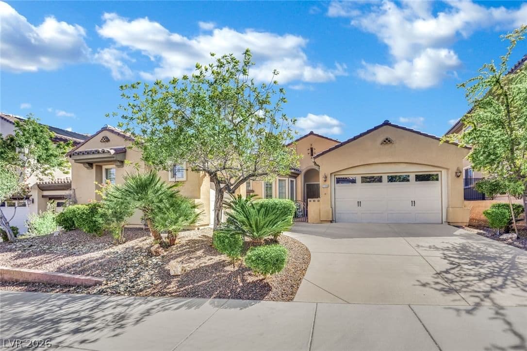2736 Liberation Drive photo 3