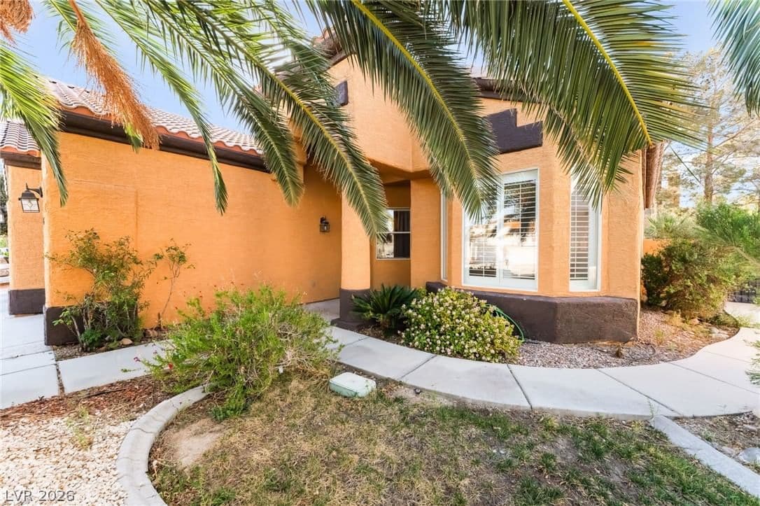 5213 Red Glory Drive photo 4