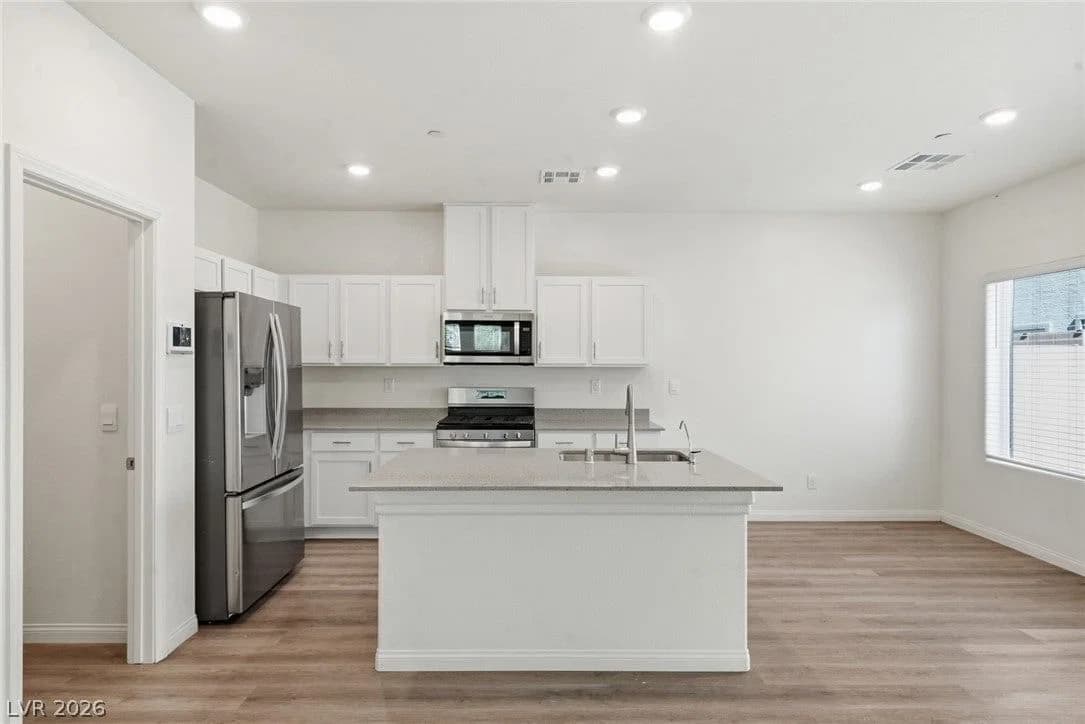 4706 Turquoise Cliffs Avenue photo 5