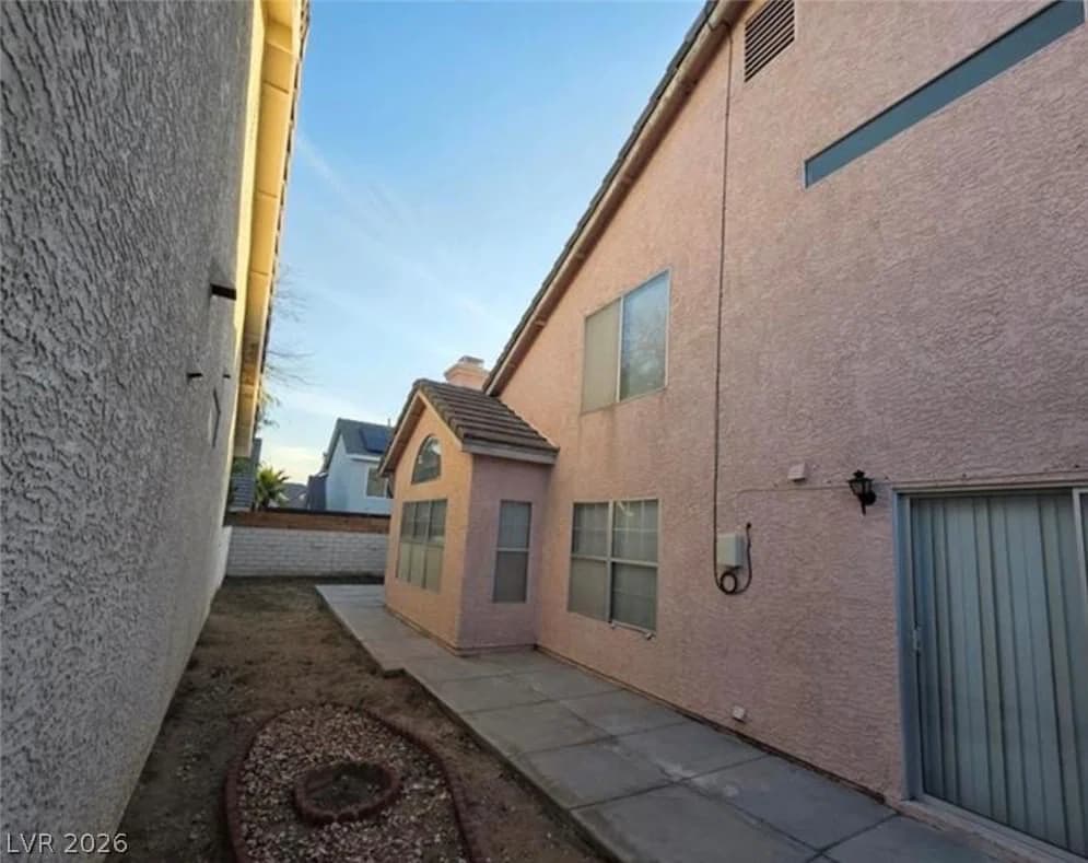 6561 Avon Court photo 5