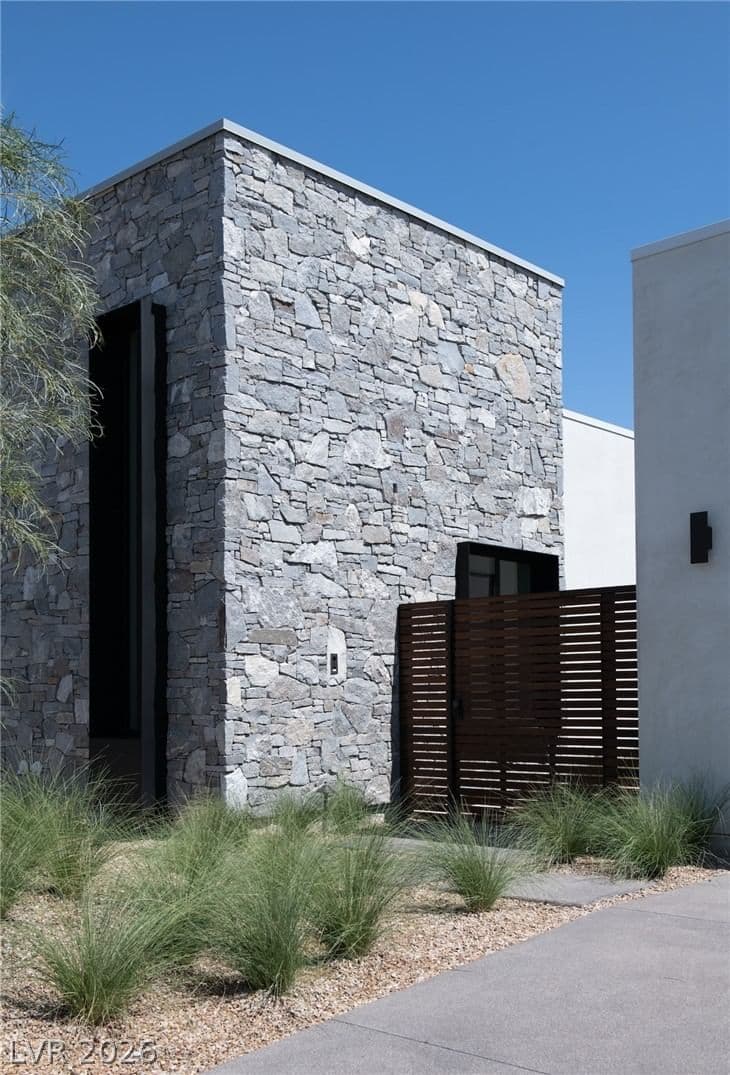 6851 Milos Road photo 5