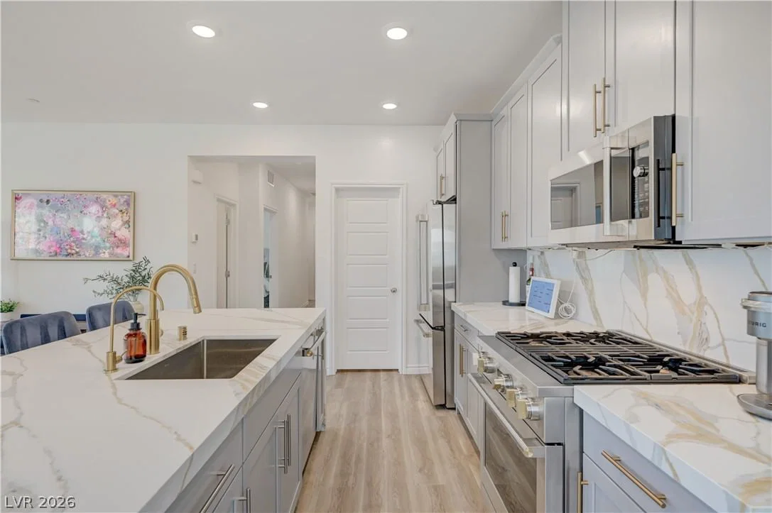 600 Carriage Hill Drive photo 4