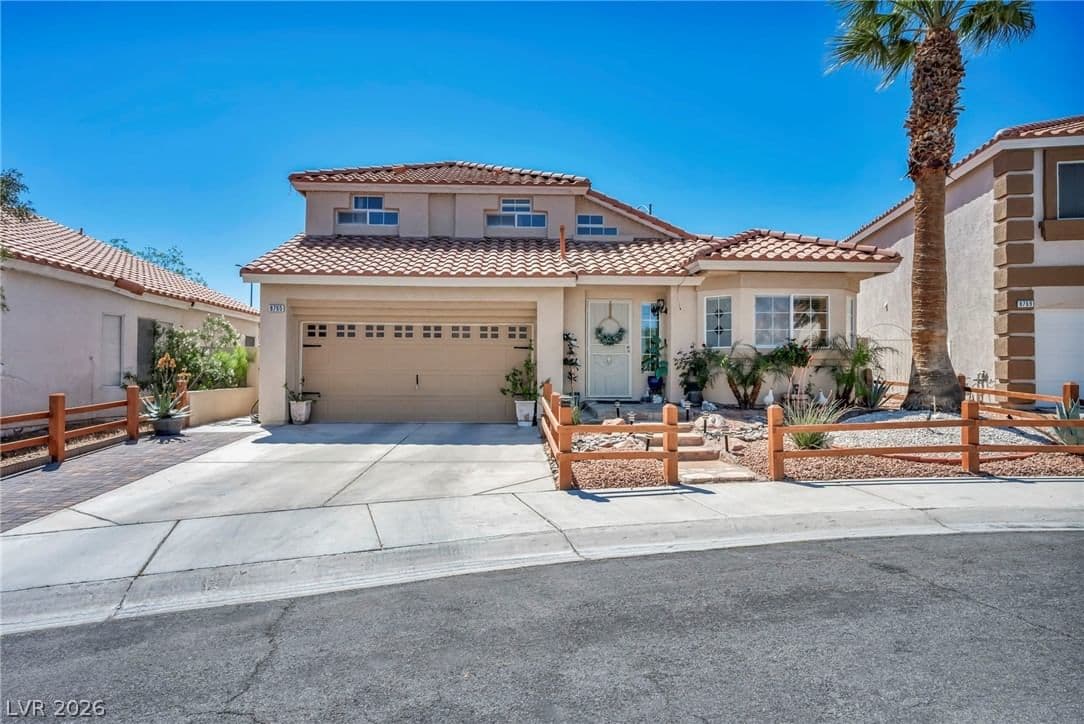 8765 Raindrop Canyon Avenue photo 2