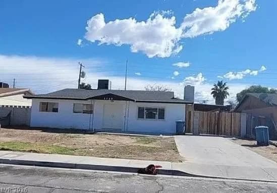 3749 Ponderosa Avenue photo 2