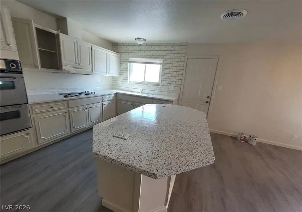 3749 Ponderosa Avenue photo 3