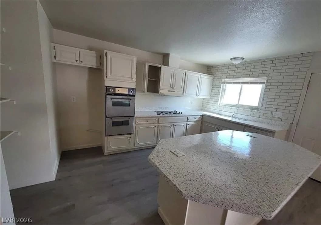 3749 Ponderosa Avenue photo 4