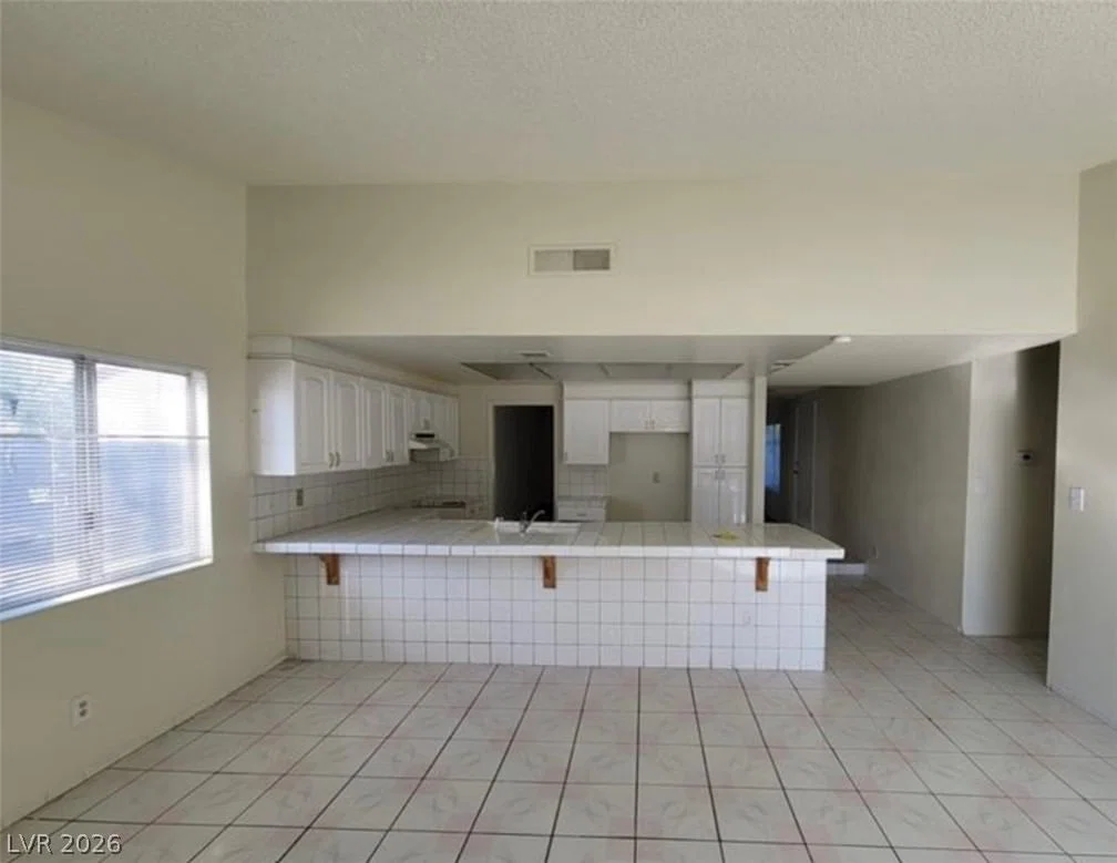 1673 Caliente Court photo 2