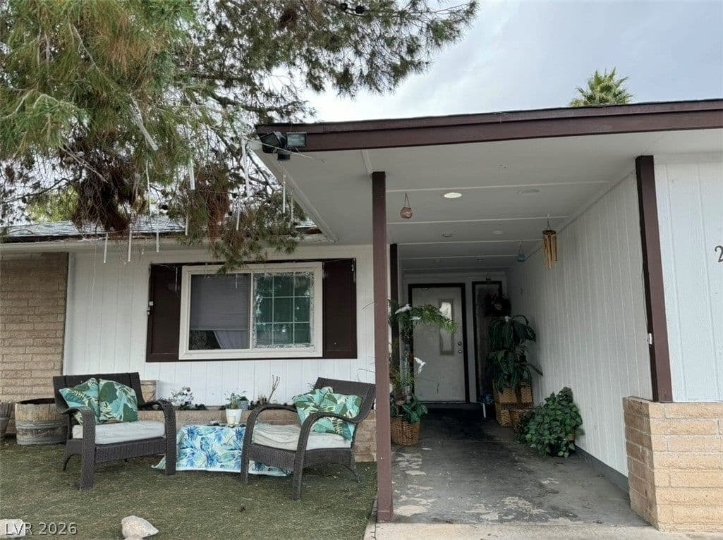 212 Bradshaw Way photo 3