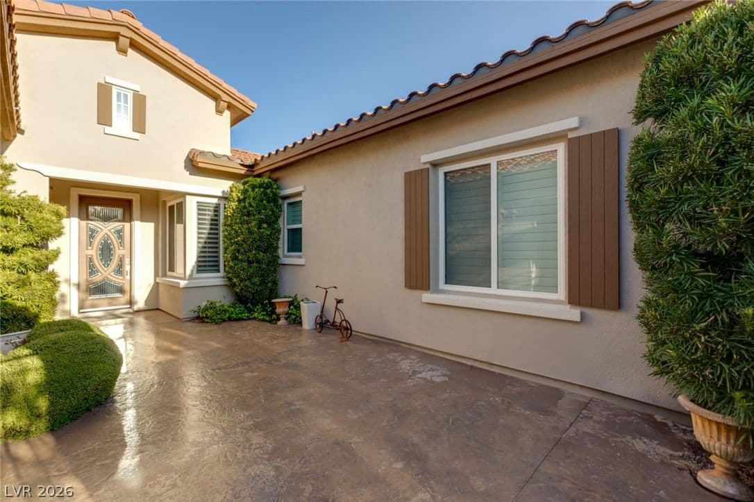 2142 Country Cove Court photo 4