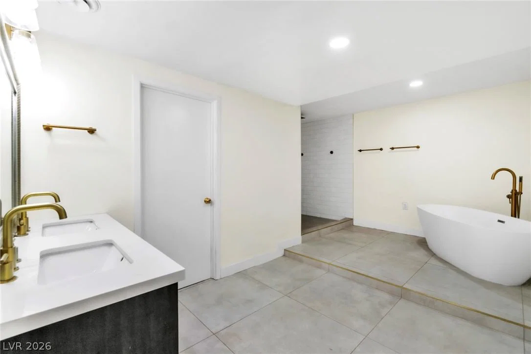 1679 Raindance Way photo 3