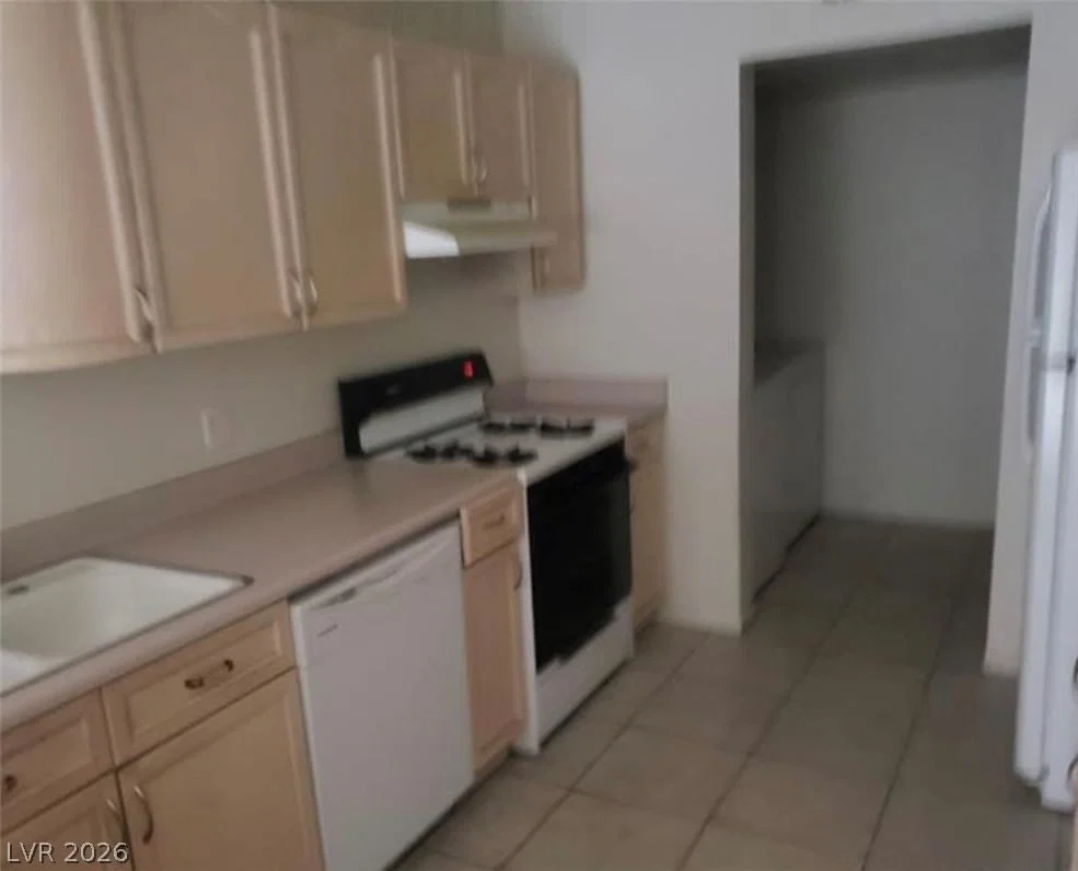 7709 Bauble Avenue photo 3