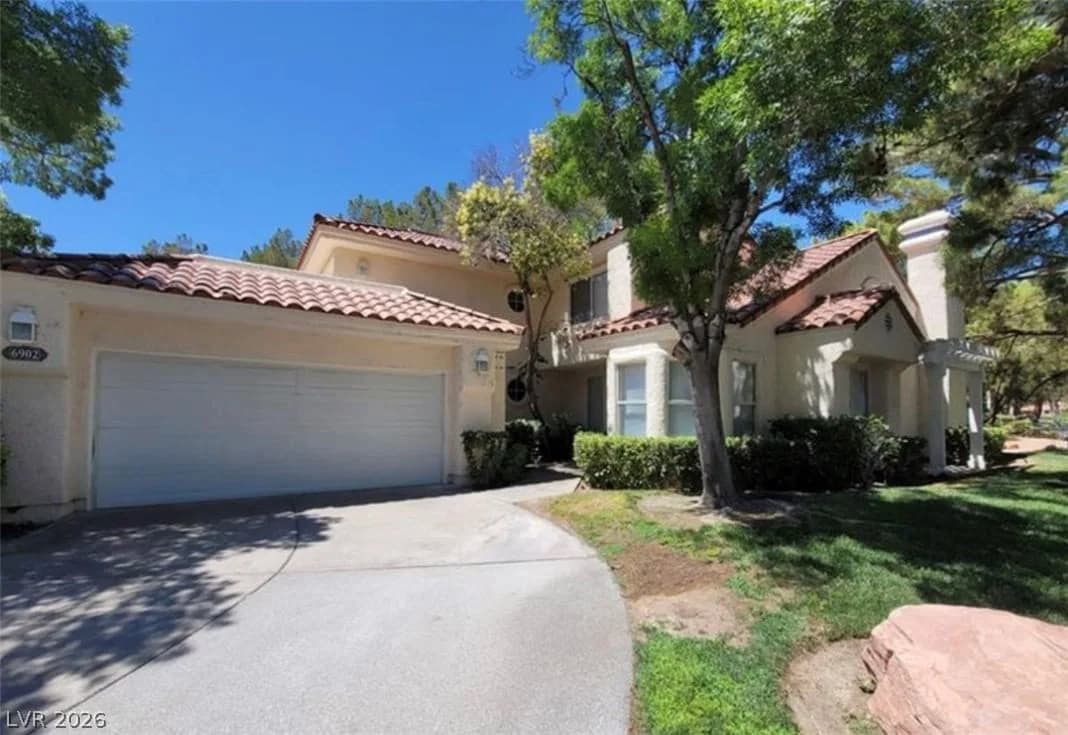 6902 Emerald Springs Lane photo 2