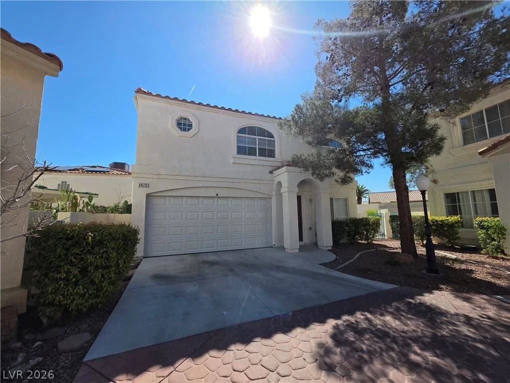8829 CORNWALL GLEN Avenue photo 2