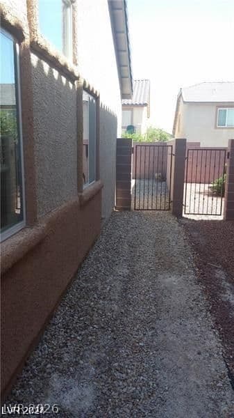 5116 Blue Rose Street photo 4