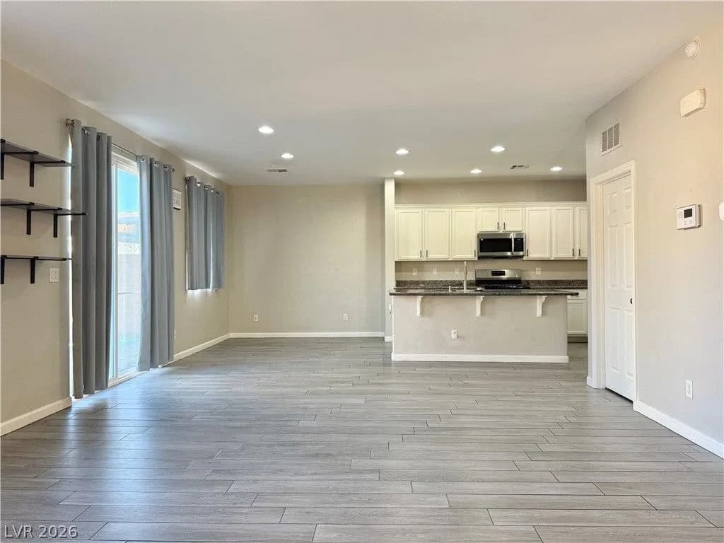 594 Crying Bird Avenue photo 3