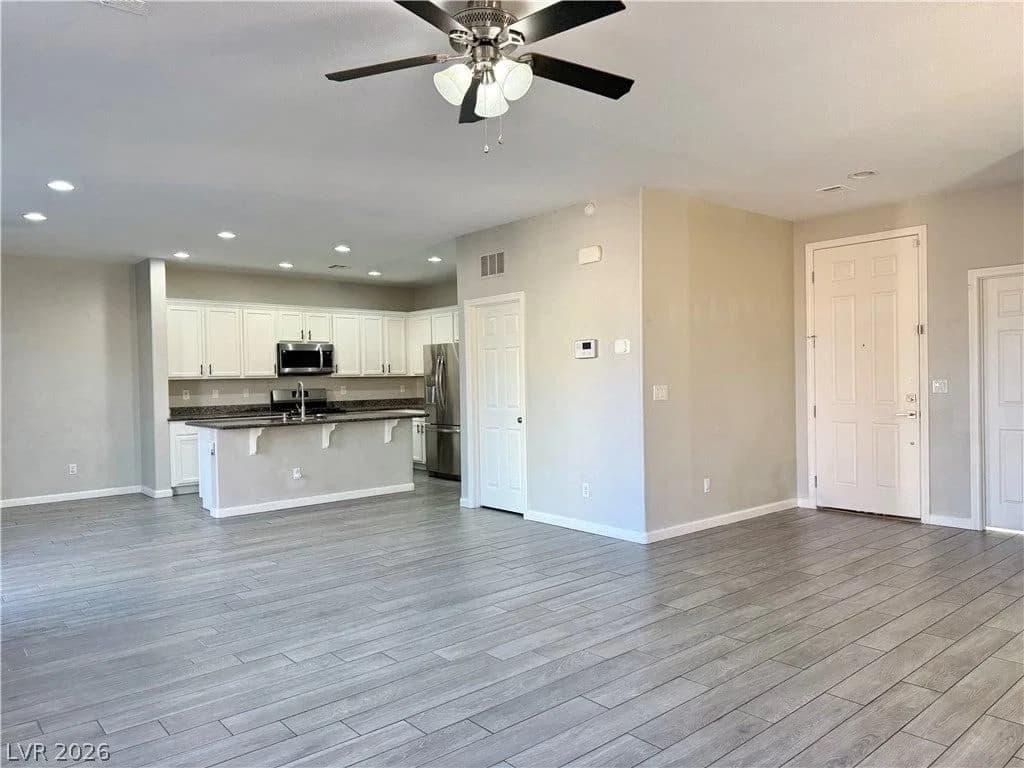594 Crying Bird Avenue photo 4