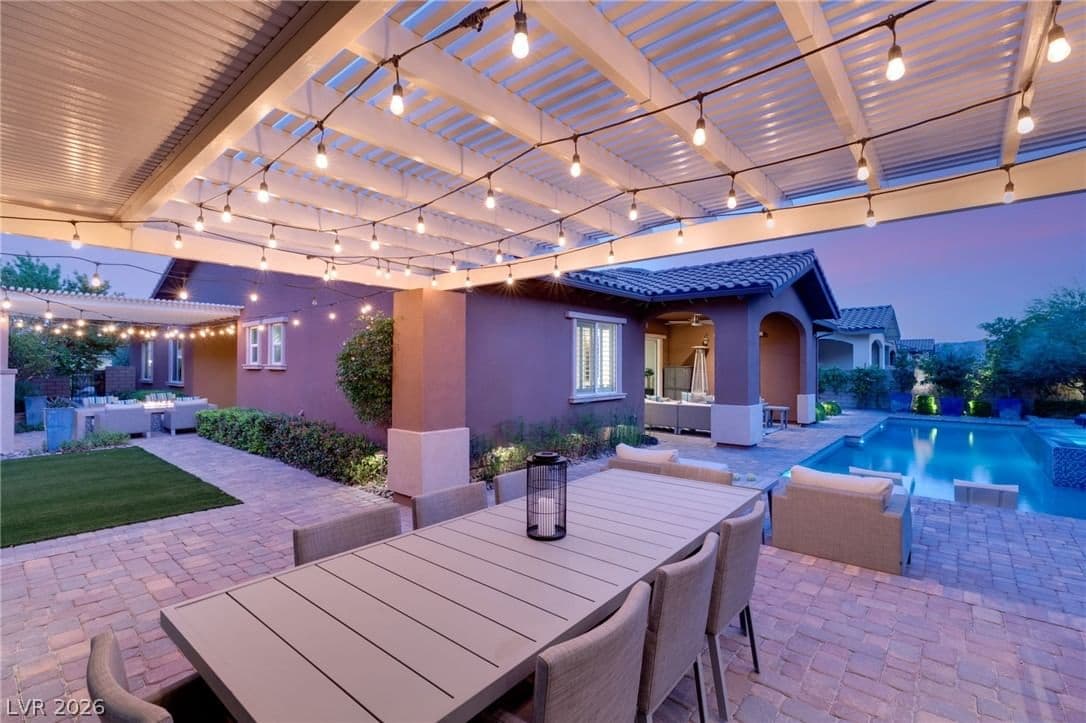 277 Lindura Court photo 3