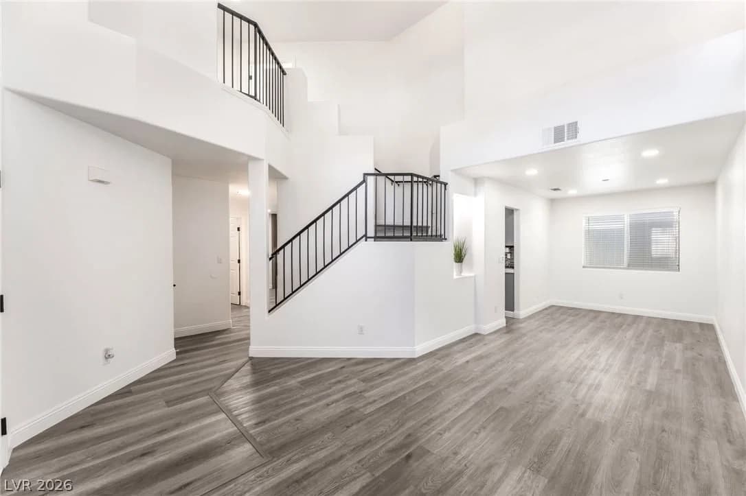 9433 Oxford Wine Court photo 4