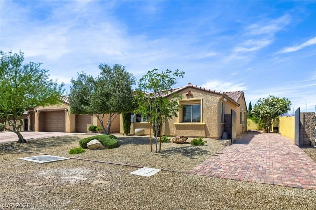 8935 Gagnier Boulevard photo 3