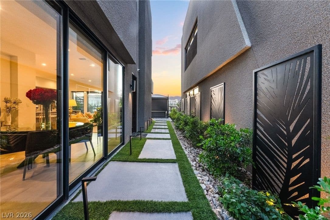 16 Heron Harbour Drive photo 3