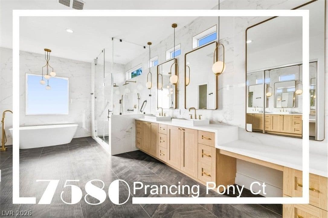 7580 Prancing Pony Court photo 2