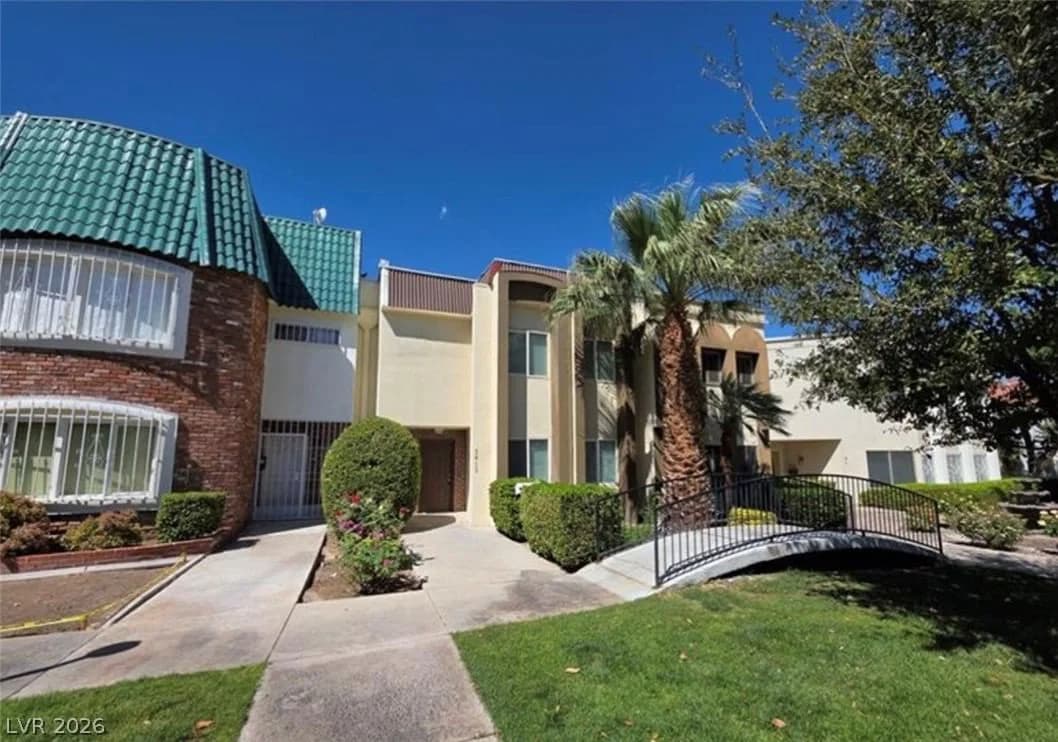 3412 Townhouse Drive photo 2