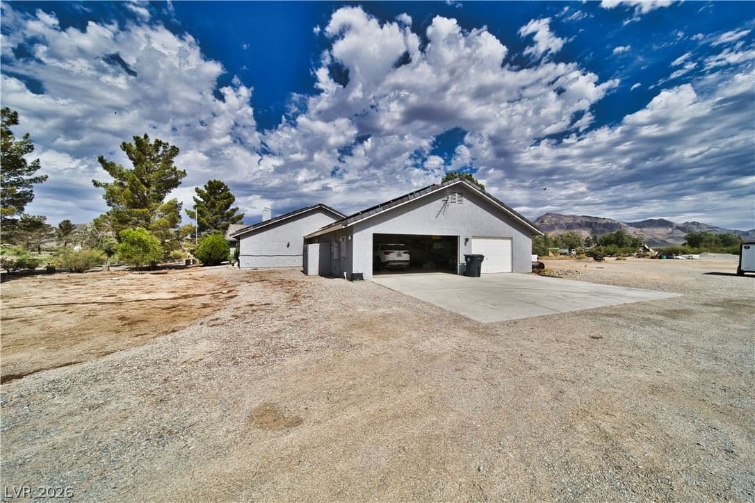2910 Sunset Street photo 3