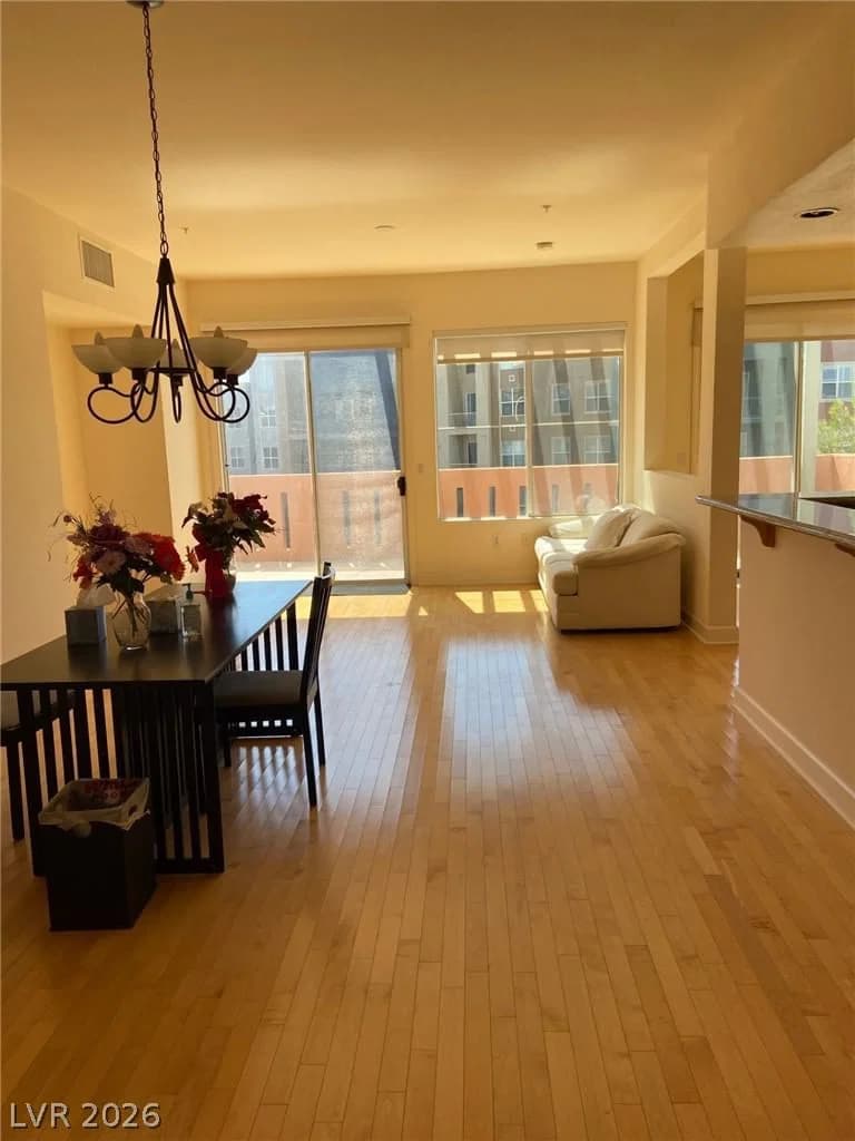 55 Agate Avenue photo 3