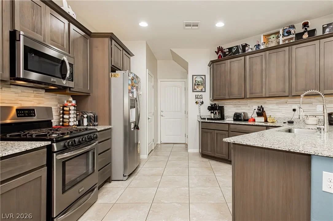 9226 Blue Agate Street photo 2