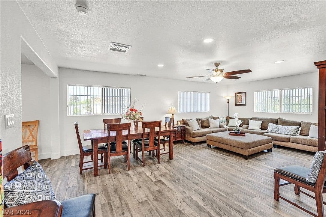 4420 Quadrel Street photo 4