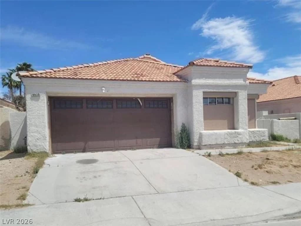 9820 Cross Creek Way photo 2