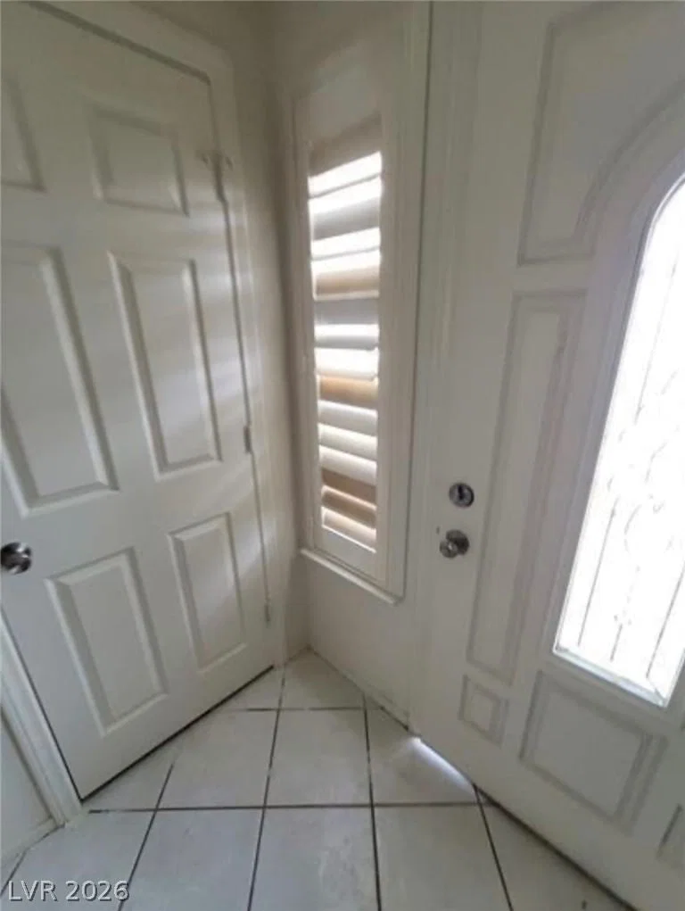 9820 Cross Creek Way photo 4