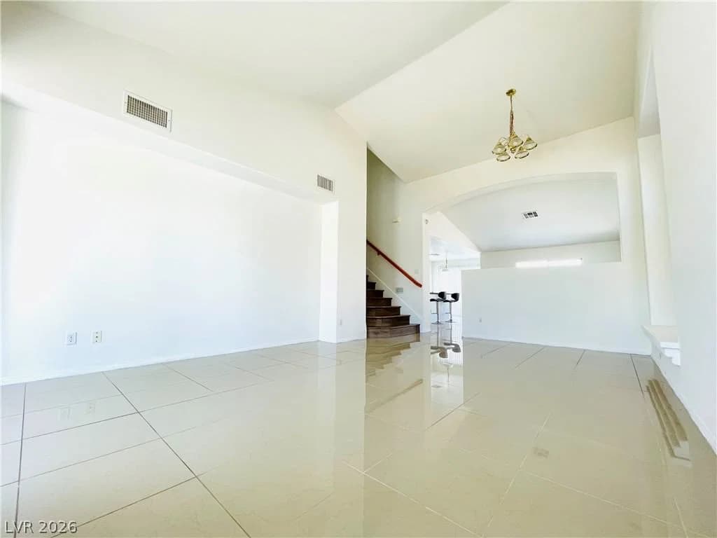 8134 Dinsmore Drive photo 2
