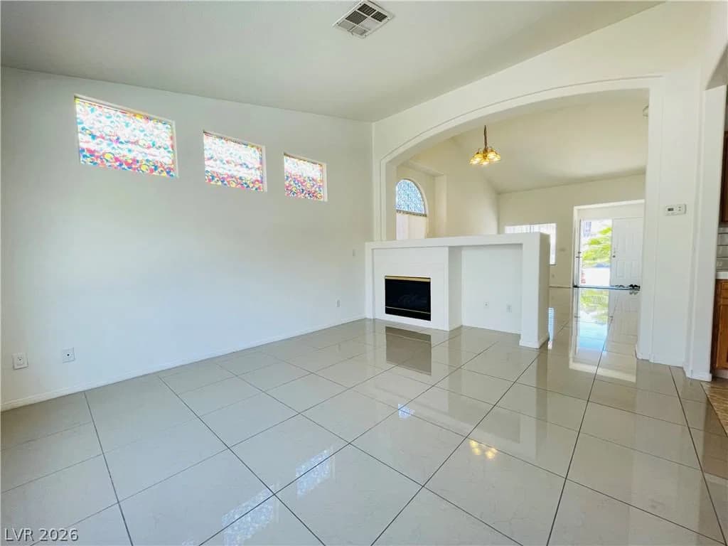 8134 Dinsmore Drive photo 4