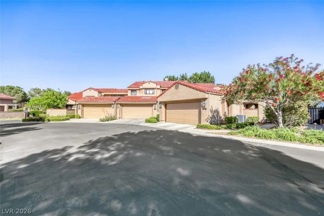 7363 Mission Hills Drive photo 5