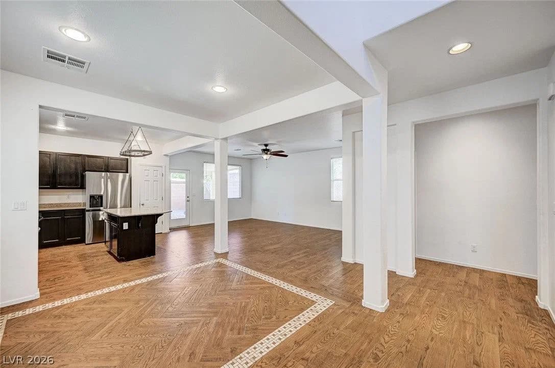 10837 Hunters Green Avenue photo 5