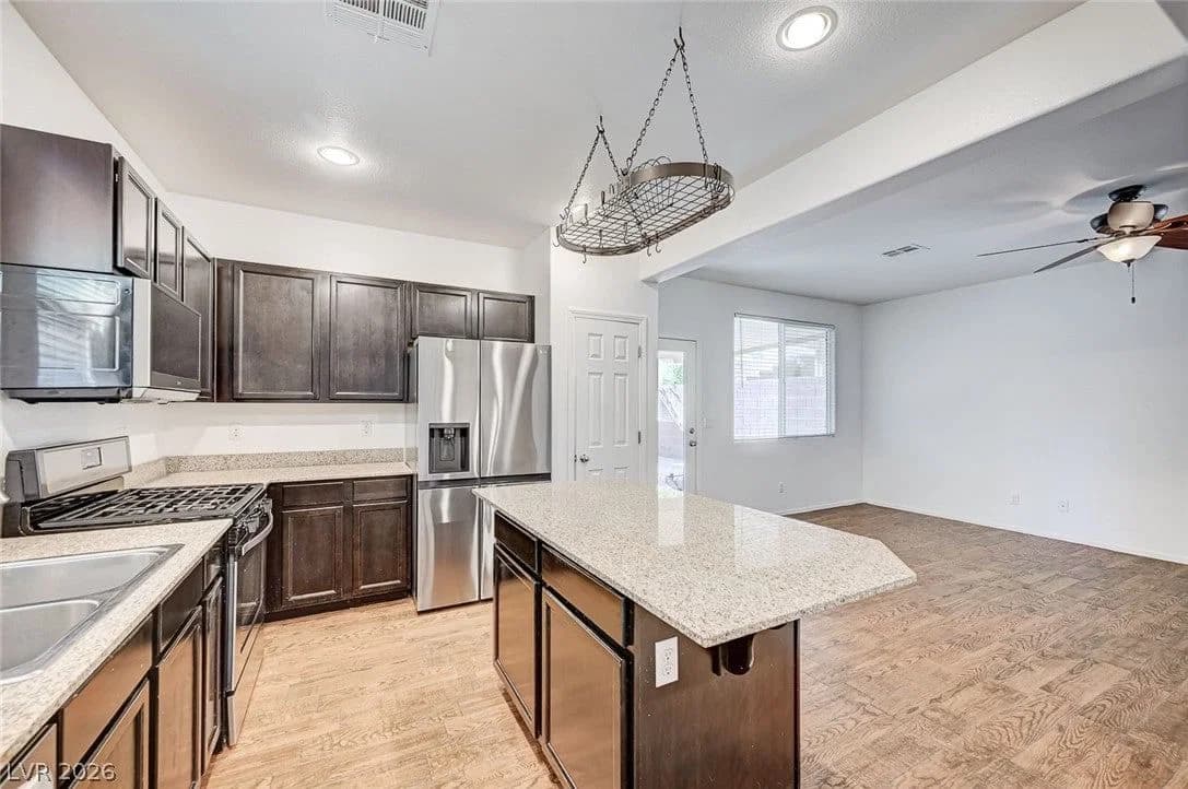10837 Hunters Green Avenue photo 4