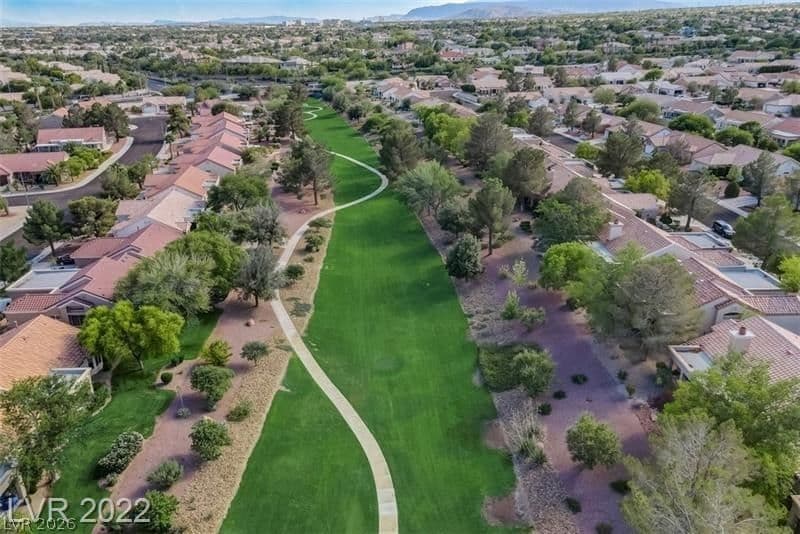 2620 Highvale Drive photo 4